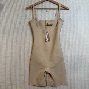 NWT SKIMS BODY ZONED OPEN BUST Mid Thigh BODYSUIT Clay Sz Large $88
